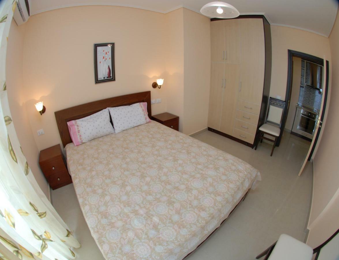 Erti'S Apartments ซารานเดอ ภายนอก รูปภาพ