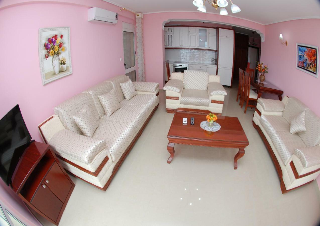 Erti'S Apartments ซารานเดอ ภายนอก รูปภาพ