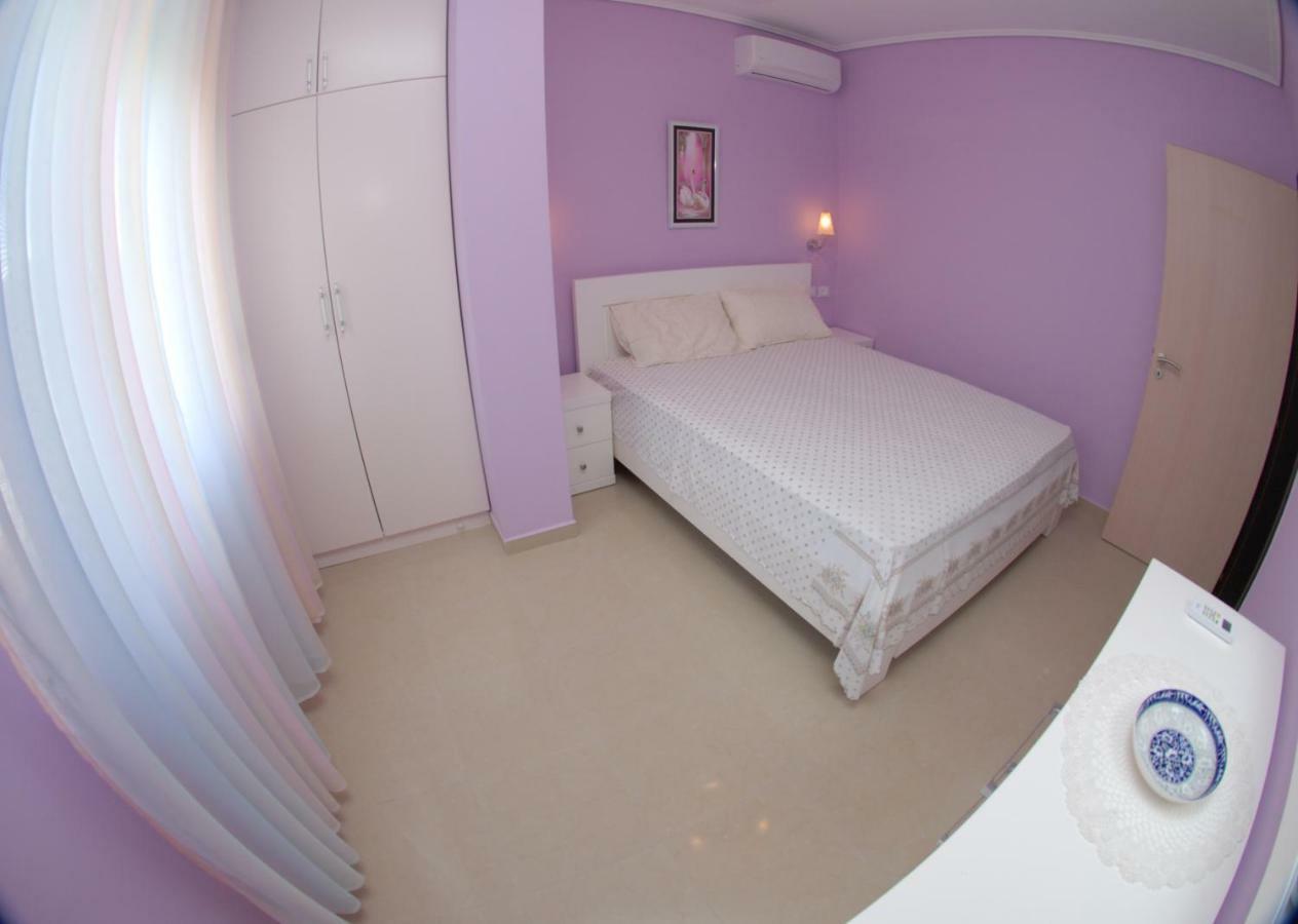 Erti'S Apartments ซารานเดอ ภายนอก รูปภาพ