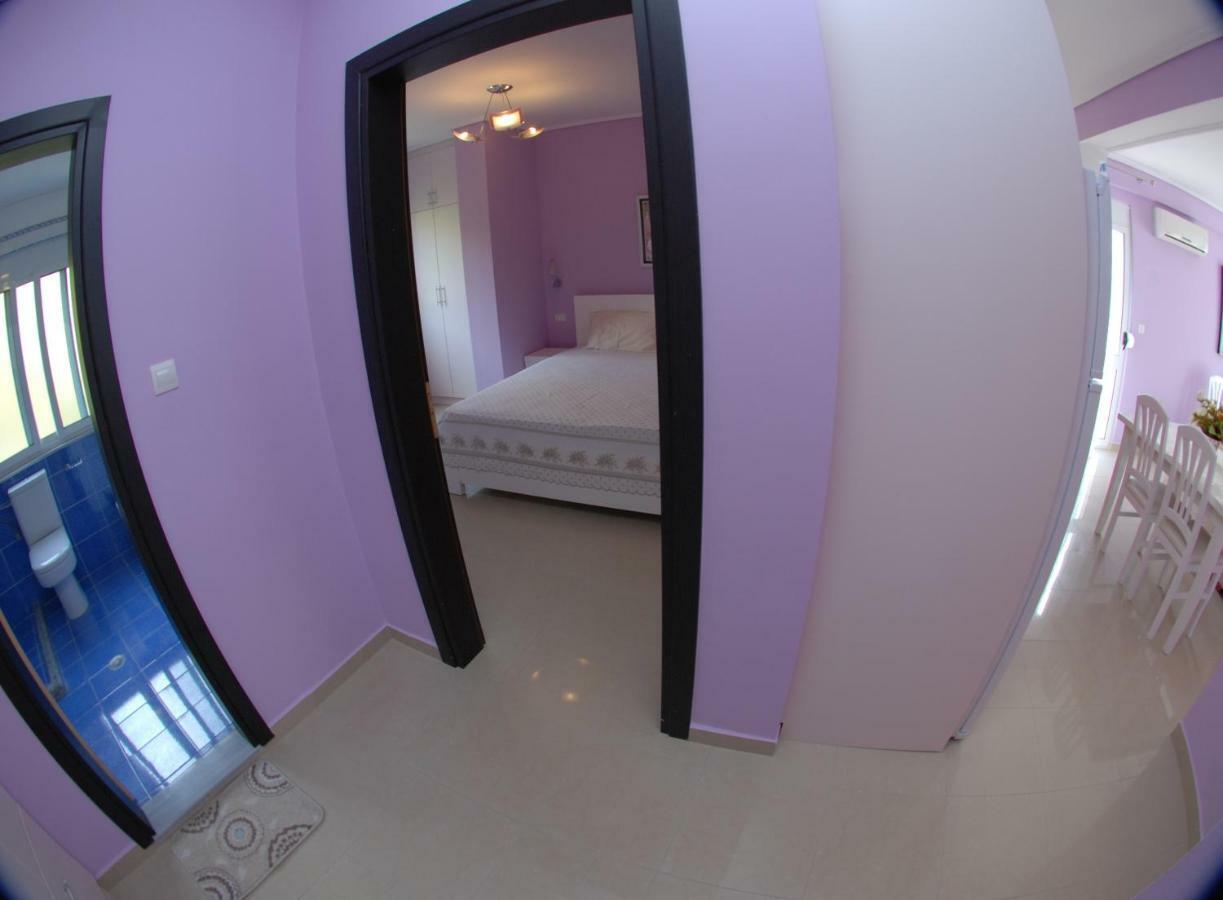 Erti'S Apartments ซารานเดอ ภายนอก รูปภาพ