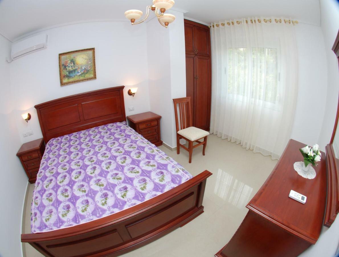 Erti'S Apartments ซารานเดอ ภายนอก รูปภาพ