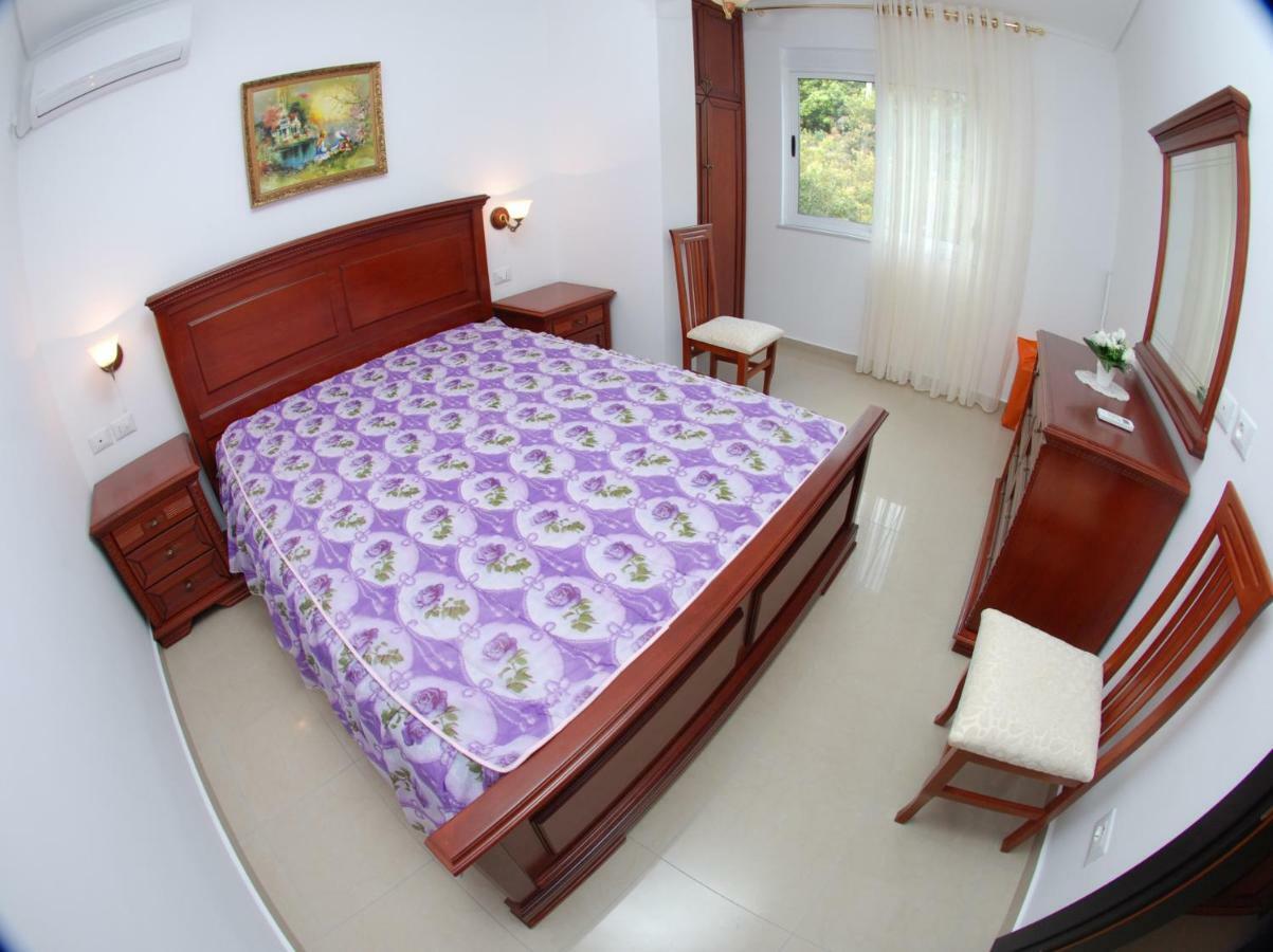 Erti'S Apartments ซารานเดอ ภายนอก รูปภาพ